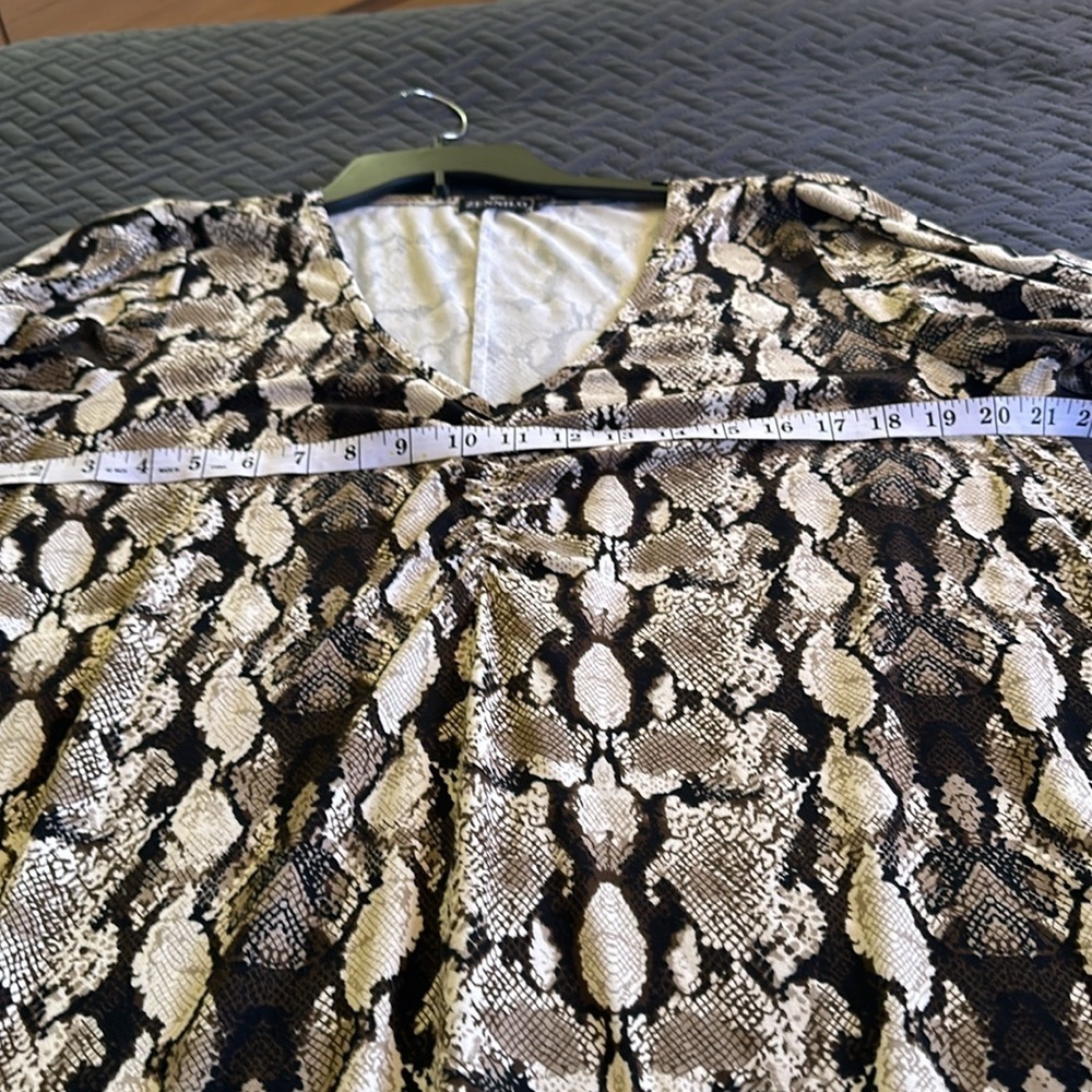 Zennilo Leopard Tunic Top Pre owned - Picture 3 of 8